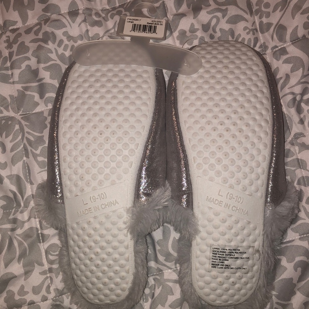 Slippers - Picture 2 of 2